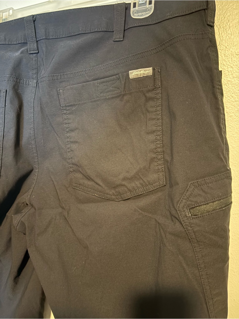 Eddie Bauer Men's Olive Brown Cargo Shorts - Picture 3 of 4
